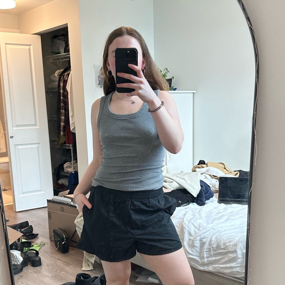 Aritzia short